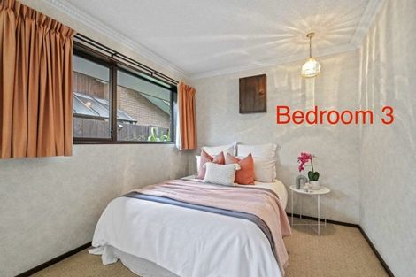 Photo of property in 18 Hawkswood Place, Avonhead, Christchurch, 8042