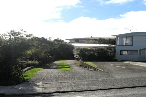 Photo of property in 40 Link Road, Newlands, Wellington, 6037
