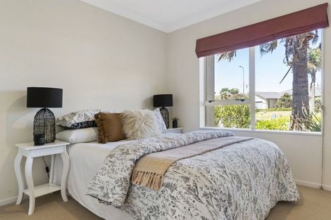 Photo of property in 28 Craigavon Drive, East Tamaki, Auckland, 2013