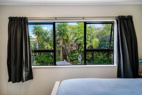 Photo of property in 60 Brian Crescent, Stanmore Bay, Whangaparaoa, 0932