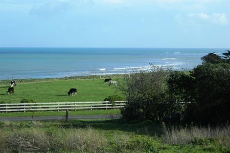 Photo of property in 2 Karora Street, Ohawe, Hawera, 4671