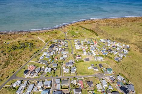 Photo of property in 10 Okiwa Terrace, Waiinu Beach, Whanganui, 4588