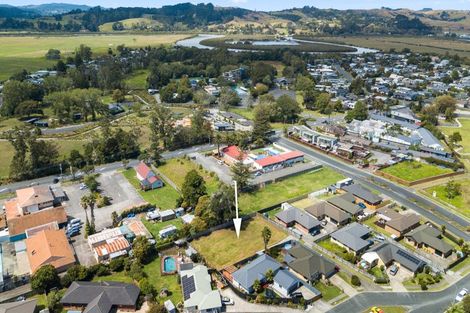 Photo of property in 14 Aitkenhead Court, Parakai, 0830