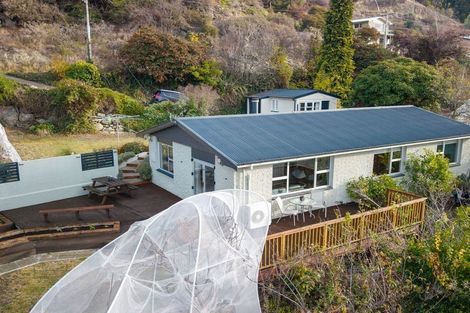 Photo of property in 18 Branxholm Street, Roxburgh, 9500