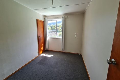 Photo of property in 8 Davidson Crescent, Tawa, Wellington, 5028
