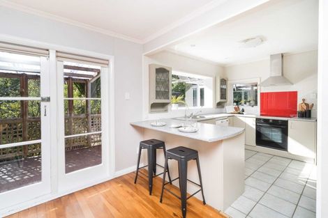 Photo of property in 140 Aokautere Drive, Fitzherbert, Palmerston North, 4410