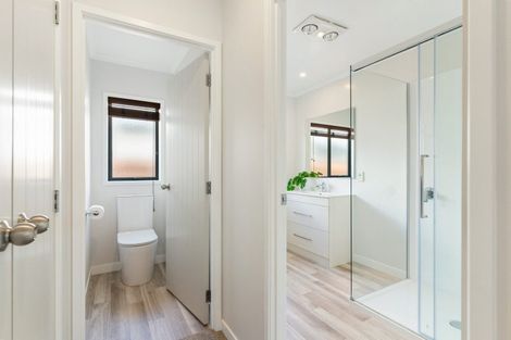 Photo of property in 201 Ocean Road, Whangamata, 3620