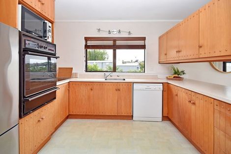 Photo of property in 4a Tower Hill, Stanmore Bay, Whangaparaoa, 0930