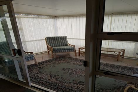 Photo of property in 15 Honeysuckle Place, Northcote, Christchurch, 8052