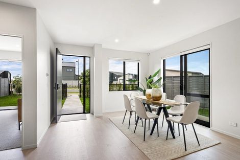 Photo of property in 32 Viridian Avenue, Rosehill, Papakura, 2113