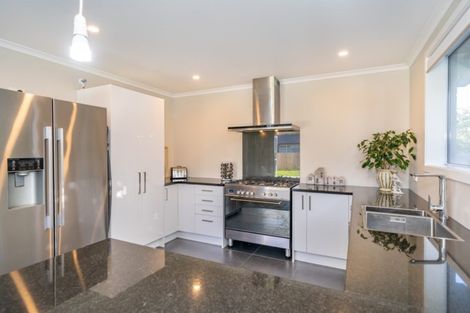 Photo of property in 16 Poulson Grove, Trentham, Upper Hutt, 5018