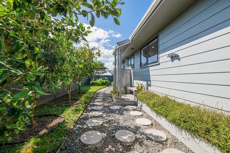 Photo of property in 39 Solar Road, Glen Eden, Auckland, 0602