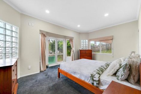 Photo of property in 13 San Martin Place, Goodwood Heights, Auckland, 2105