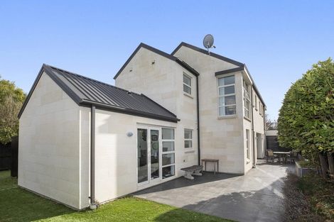 Photo of property in 98a Watford Street, Strowan, Christchurch, 8052