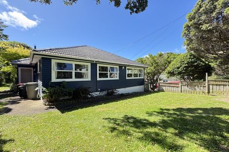 Photo of property in 6 Mahoe Street, Tawa, Wellington, 5028