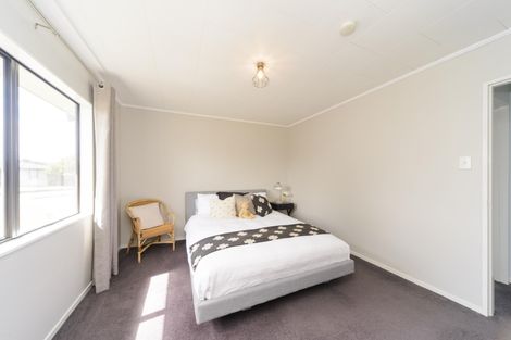 Photo of property in 73 Hillcrest Drive, Kelvin Grove, Palmerston North, 4414