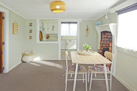 Photo of property in 46 Pratt Avenue, Foxton Beach, Foxton, 4815