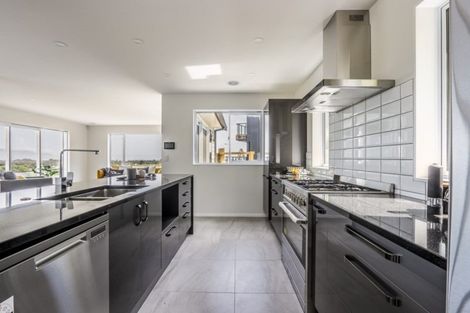 Photo of property in 103 Kakariki Grove, Waikanae, 5036