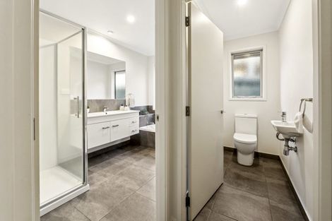 Photo of property in 31 Rochfort Crescent, Pyes Pa, Tauranga, 3112