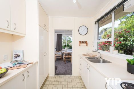 Photo of property in 8 Link Road, Newlands, Wellington, 6037