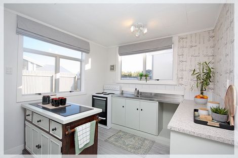 Photo of property in 10 Pratt Avenue, Foxton Beach, Foxton, 4815