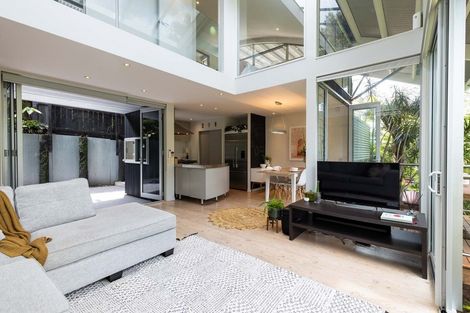 Photo of property in 50a Colonial Road, Birkenhead, Auckland, 0626