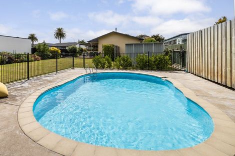 Photo of property in 12 Church Road, Taradale, Napier, 4112