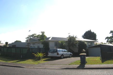 Photo of property in 1/2 Hatherlow Street, Glenfield, Auckland, 0629