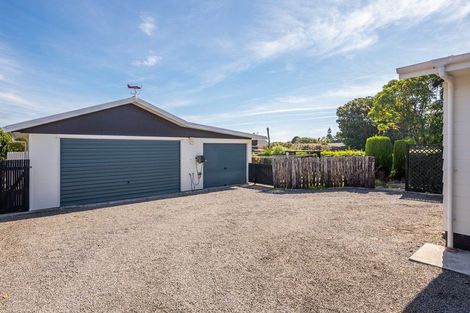 Photo of property in 15 Kanawa Street, Waikanae, 5036