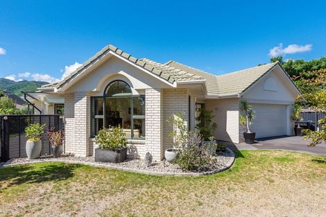 Photo of property in 4 Maple Lane, Waikanae, 5036
