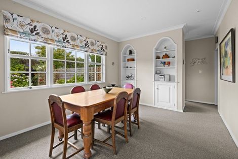 Photo of property in 43 James Cook Street, Havelock North, 4130