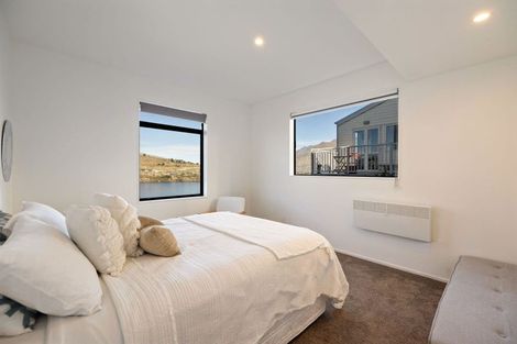 Photo of property in 22 Golden Terrace, Queenstown, 9300