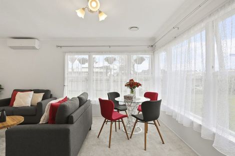 Photo of property in 1/663 Te Atatu Road, Te Atatu Peninsula, Auckland, 0610