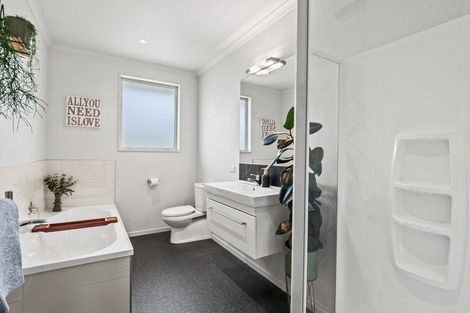 Photo of property in 10 Coburn Place, Lake Hayes, Queenstown, 9304