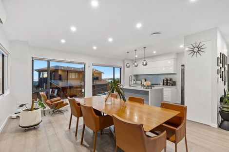 Photo of property in 26a Bernleigh Terrace, West Harbour, Auckland, 0618