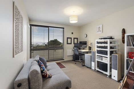 Photo of property in 59u2 Mortimer Terrace, Brooklyn, Wellington, 6021