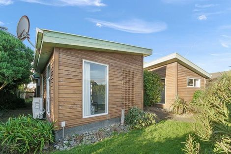 Photo of property in 20 Simcox Street, Otaki Beach, Otaki, 5512