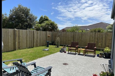 Photo of property in 18 Koru Loop, Paraparaumu, 5032