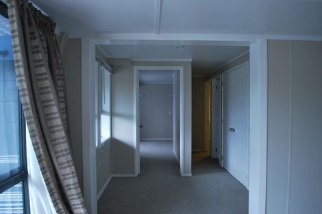 Photo of property in 5 Beaudine Avenue, Glenfield, Auckland, 0629