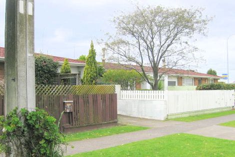 Photo of property in 2/566 Maunganui Road, Mount Maunganui, 3116