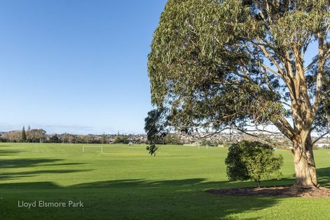 Photo of property in 419 Pakuranga Road, Pakuranga Heights, Auckland, 2010