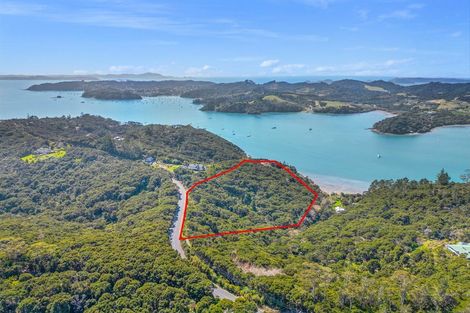Photo of property in 126 Te Wahapu Road, Russell, 0272