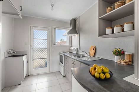 Photo of property in 2/77a Wellington Street, Howick, Auckland, 2014
