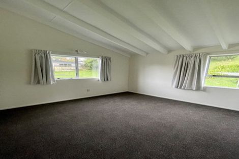 Photo of property in 93 Stewart Drive, Newlands, Wellington, 6037