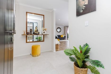 Photo of property in 24 Te Tiireke Drive, Glenview, Hamilton, 3206