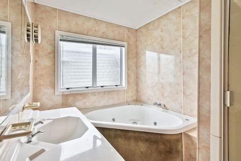 Photo of property in Pukekohe Hill School, 54 Ward Street, Pukekohe, 2120