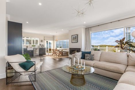 Photo of property in 31 Grumman Lane, Newlands, Wellington, 6037