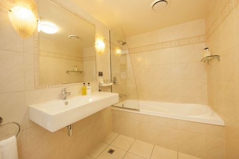 Photo of property in 3/24 Quiet Woman Way, Monaco, Nelson, 7011