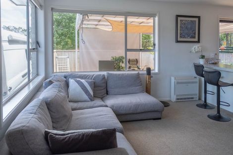 Photo of property in 1/14 Valley View Road, Glenfield, Auckland, 0629