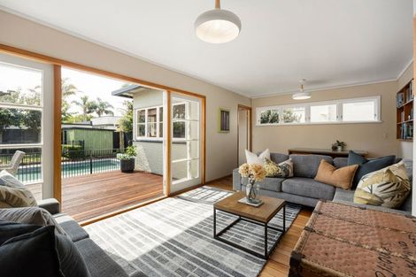 Photo of property in 14 Maeroa Road, Beerescourt, Hamilton, 3200